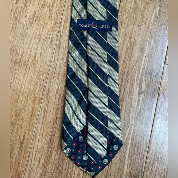 Two Tommy Hilfiger men’s ties GUC - Picture 3 of 5